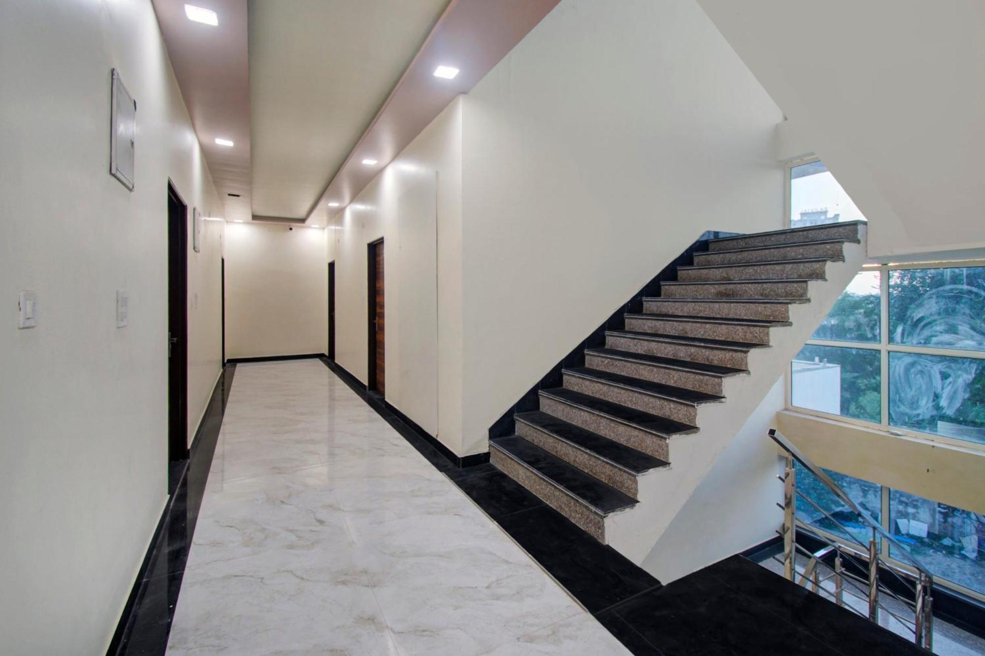 Hotel O Om Palace Τζαϊπούρ Εξωτερικό φωτογραφία