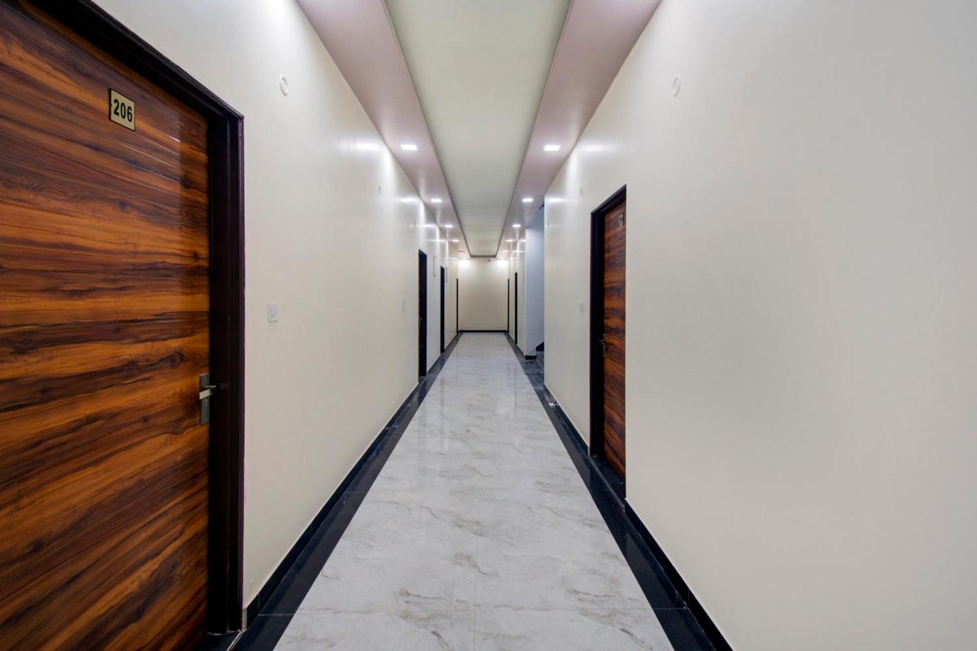 Hotel O Om Palace Τζαϊπούρ Εξωτερικό φωτογραφία